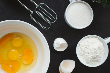raw dough (eggs, flour and other ingredients)