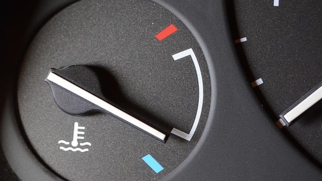 engine temperature indicator on the car dashboard.Motor temperature sensor auto