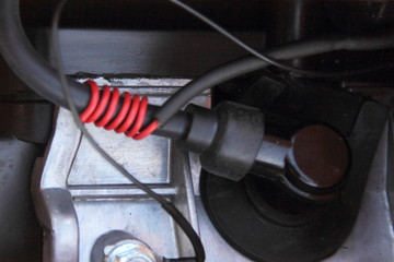 High-voltage wire and spark plug cap of single-cylinder engine, tachometer connection