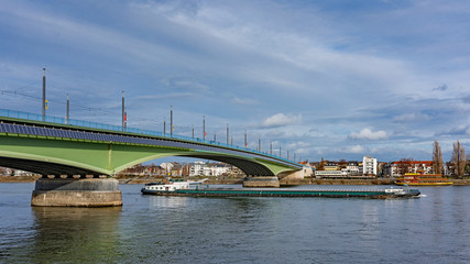 Fototapeta na wymiar Bonn - Kennedybrücke; Deutschland
