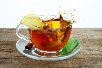 tea with lemon sliced
