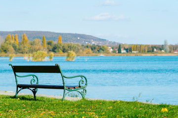 lakeside bench 