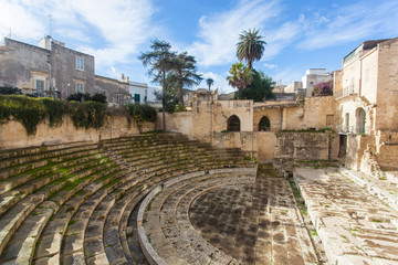 Teatro Romano a Lecce. Vista della storia archeologica della città