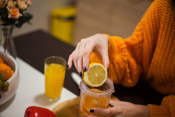 Making a delicious lemonade.