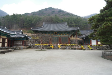 Fototapeta premium Wibongsa Buddhist Temple