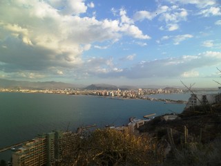 paisaje naturaleza mar agua embarcaciones ciudad edificios cielo playa panorama bahía 