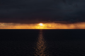 Obraz premium sunset over the sea