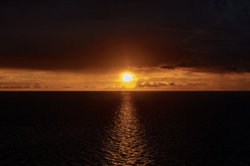 Naklejka premium sunset over the sea