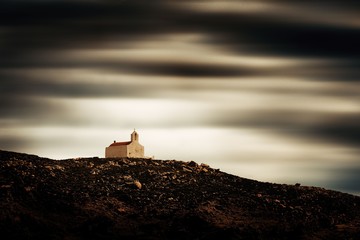 Obraz premium A lonely church in Mykonos