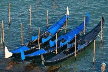 Fototapeta na wymiar Gondola in water