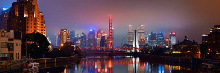 Naklejka premium Shanghai skyline night panorama