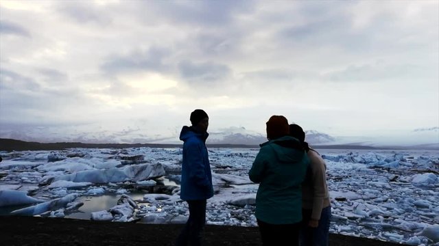 Timelapse tourist glacier lagoon Iceland