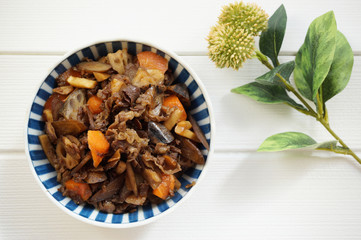 牛肉とれんこんのしぐれ煮