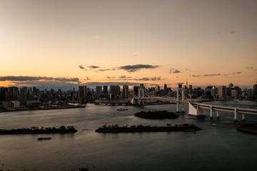 Fototapeta na wymiar 東京の都市風景　東京湾の夕焼け１０