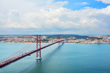 Fototapeta na wymiar Most 25 Kwietnia w Lizbonie, Portugalia