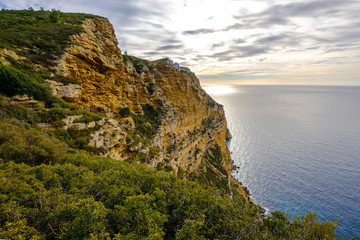 Vue panoramique sur la mer Méditerranée et le Cap Canaille.  