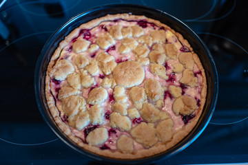 fresh cherry crumb cake