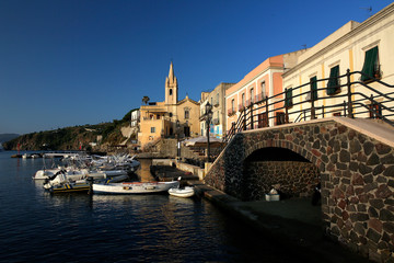 Lipari, Lipari Stadt, Marina Corta, Blick auf die Kirche S. S. Guiseppe, Liparische Inseln,...