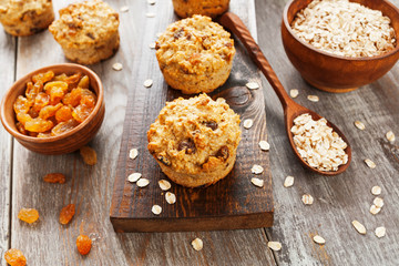 Diet oat muffins with raisins