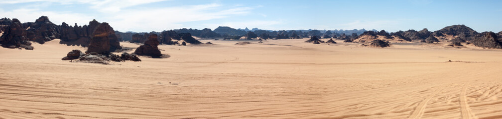 Fototapeta na wymiar Sandstone rock formations in Akakus (Acacus), Sahara Desert, Libya.
