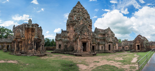 The Phimai historical park is one of the largest Khmer temples of Thailand