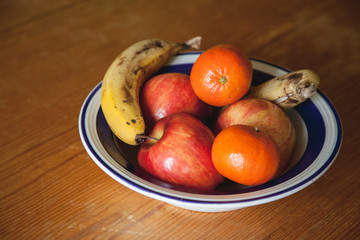 Frutas encima de la mesa
