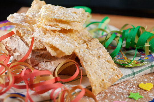 italian carnival cookies "chiacchere"