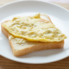 Sandwich with fried egg