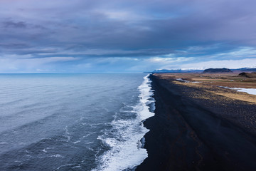 Paisaje en la playa en Islandia