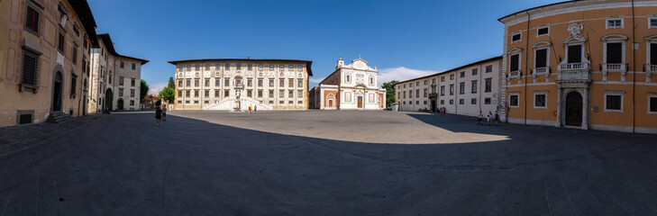 Fototapeta na wymiar Panoramic View of the Piazza dei Cavalieri