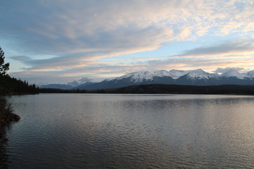 Fototapeta premium Evening Glow On Pyramid Lake, Jasper National Park, Alberta