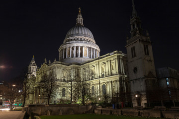 Fototapeta na wymiar St Paul's Cathedral in London
