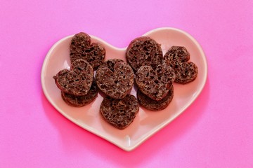 ハートの皿とハートのチョコ