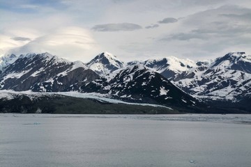 montañas nevadas en Alaska