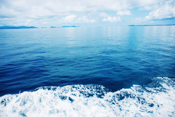Fototapeta na wymiar Blue sea with sky.