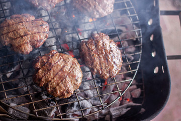 Hamburguesas a la parilla