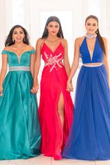3 Teens Going To Prom