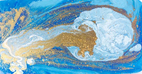 Blau-weißes Marmormuster mit Goldglitter. Flüssige Textur aus Marmor. © Anna Babii