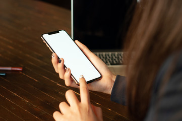 Phone Using business shopping, searching for online shopping information, relaxing vegetables