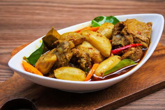 Yellow curry paste with Hausa potato, Southern Thai food