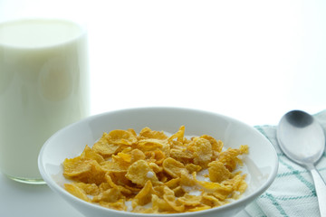 Instant delicious every morning with Corn Flakes