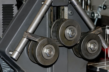 Industrial machine for bending steel pipes and rods