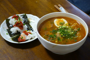 日本の美味しいラーメンとチャンジャ