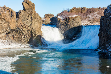 Hjalparfoss Wasserfall in Süd-Island
