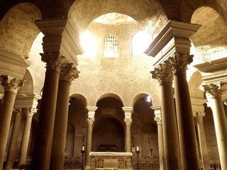 Mausoleo di Santa Costanza in seppia, Roma, Italia