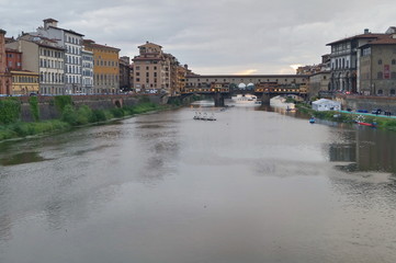 arch,architecture,arno,bridge,building,built,city,cityscape,cloud,cloudy,color,corridor,culture,famous,florence,international,italian,italy,outdoors,ponte,renaissance,river,scenic,sky,structure,touris