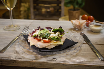 Baggel ligero con lechuga y jamón