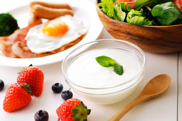 ヨーグルト　Berry yogurt image