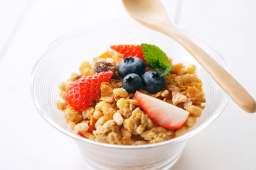 フルーツグラノーラ   Fruit granola breakfast