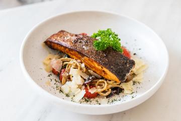 stir-fried spaghetti with salmon